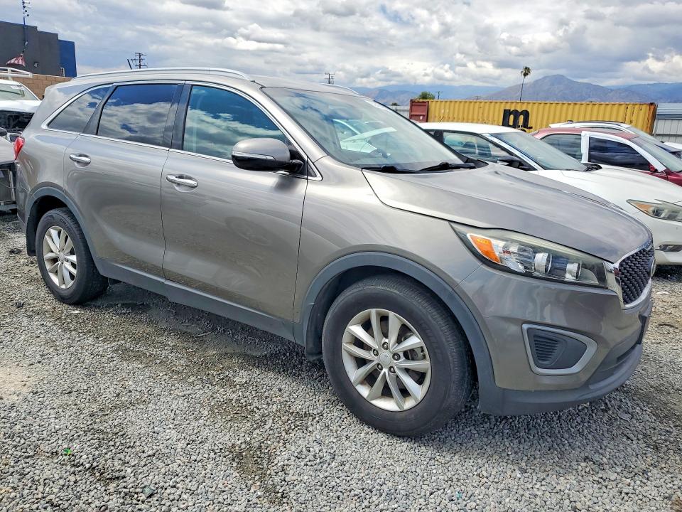 52424286 :رقم المزاد ، 5XYPG4A36HG245451 vin ، 2017 Kia Sorento مزاد بيع