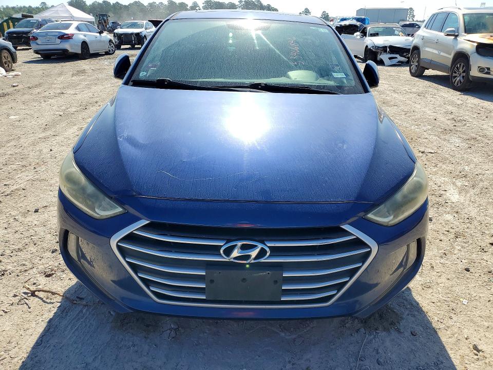 53466846 :رقم المزاد ، 5NPD84LF0HH135656 vin ، 2017 Hyundai Elantra مزاد بيع