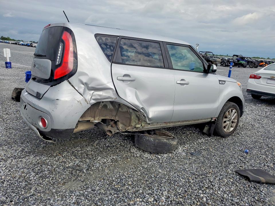 2017 Kia Soul მანქანა იყიდება აუქციონზე, vin: KNDJP3A53H7448053, აუქციონის ნომერი: 53176826