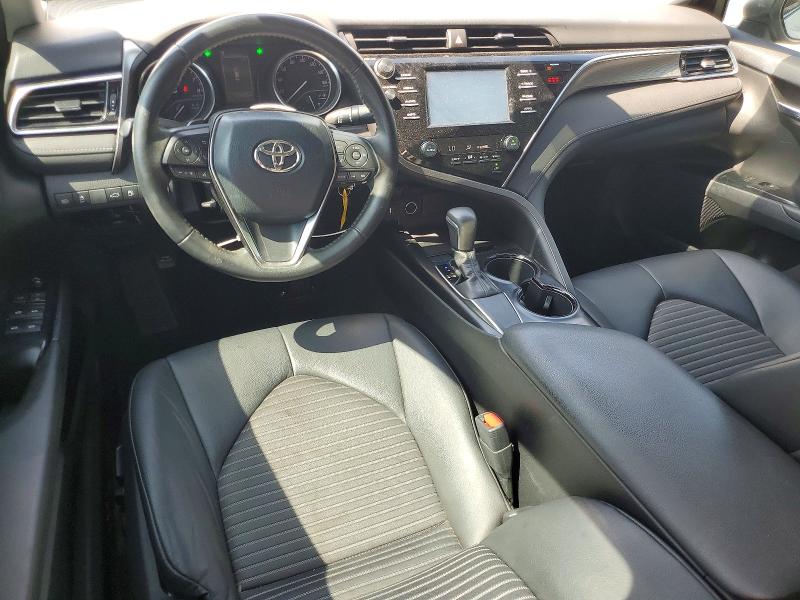 54633846 :رقم المزاد ، 4T1B11HK4JU101470 vin ، 2018 Toyota Camry مزاد بيع
