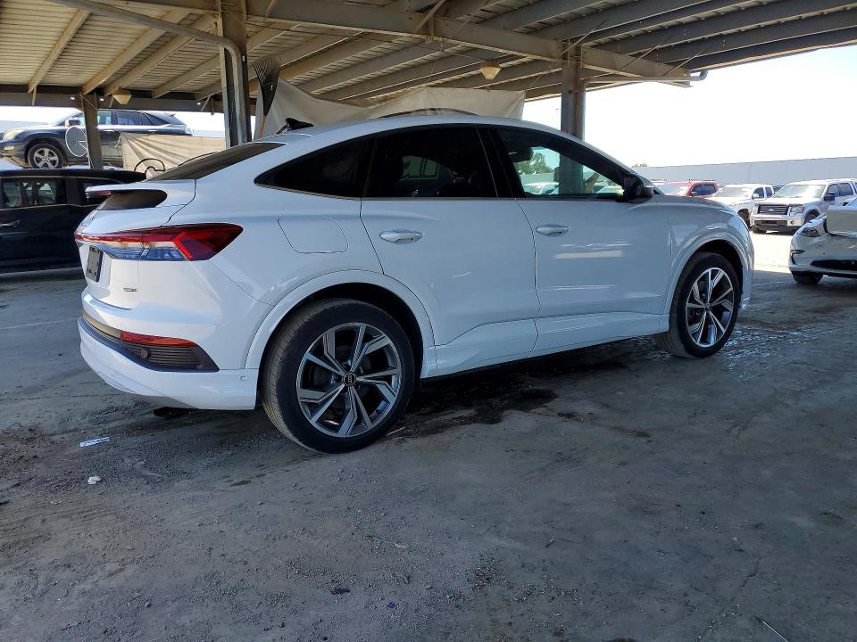 Продажа на аукционе авто 2022 Audi Q4 E-tron, vin: WA1W2BFZ2NP055208, номер лота: 53385776