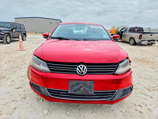52772636 :رقم المزاد ، 3VWDP7AJ7DM217736 vin ، 2013 Volkswagen Jetta مزاد بيع