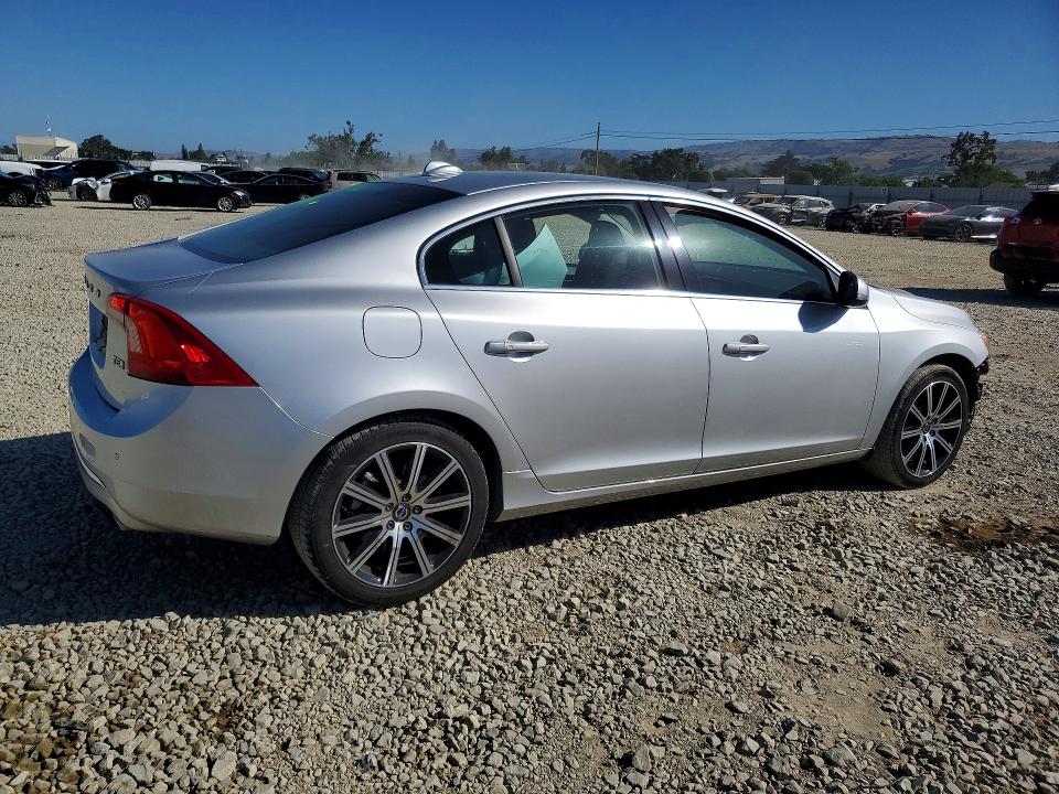 2018 Volvo S60 მანქანა იყიდება აუქციონზე, vin: LYV402HK6JB164604, აუქციონის ნომერი: 52400556