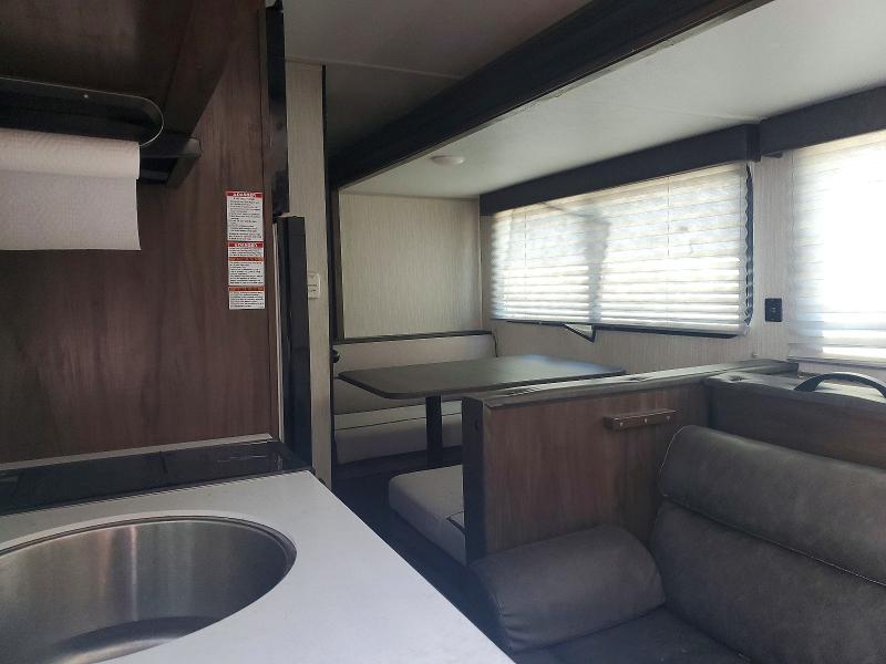 53111036 :رقم المزاد ، 5ZT2CKGC8MY008011 vin ، 2021 Forest River Sier Forest Riv مزاد بيع