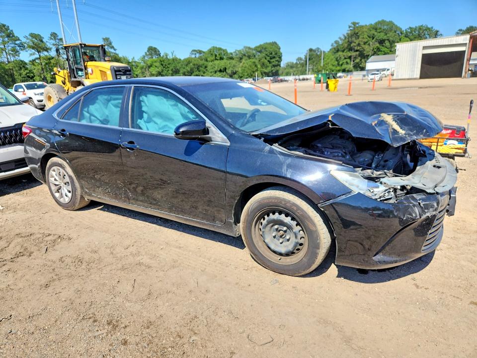 53367596 :رقم المزاد ، 4T4BF1FK4FR464837 vin ، 2015 Toyota Camry مزاد بيع