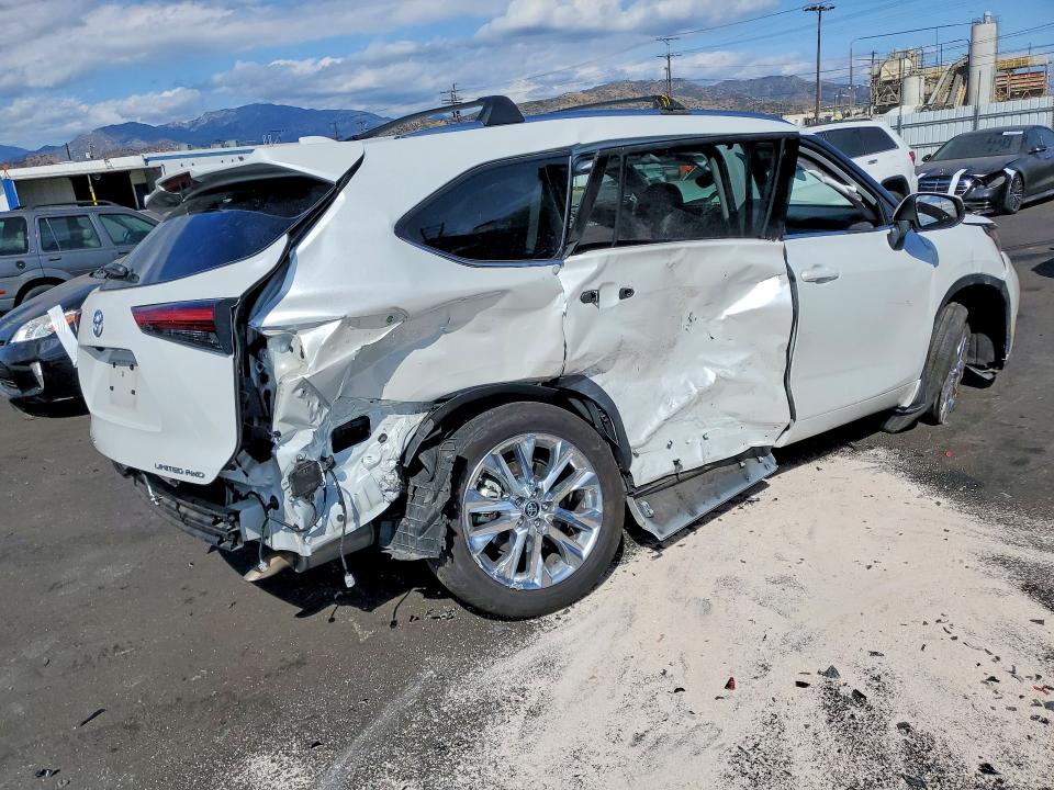 2022 Toyota Highlander მანქანა იყიდება აუქციონზე, vin: 5TDDZRBH0NS214439, აუქციონის ნომერი: 55639936