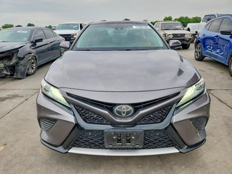 Продажа на аукционе авто 2018 Toyota Camry, vin: 4T1B61HK8JU119715, номер лота: 54068186