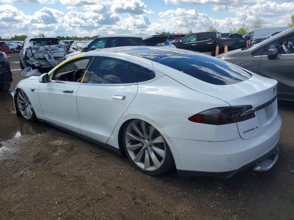 52041726 :رقم المزاد ، 5YJSA1AG0DFP11499 vin ، 2013 Tesla Model S مزاد بيع