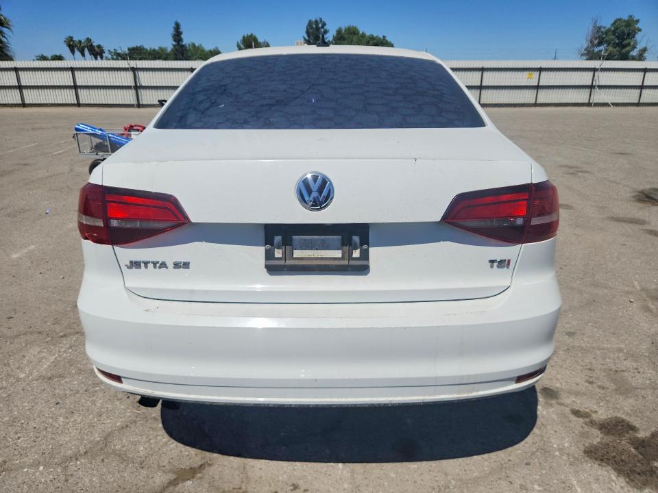 53913476 :رقم المزاد ، 3VWDB7AJ6JM237504 vin ، 2018 Volkswagen Jetta مزاد بيع