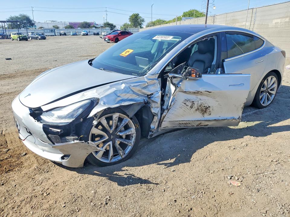 Продажа на аукционе авто 2018 Tesla Model 3, vin: 5YJ3E1EB2JF116947, номер лота: 53280906