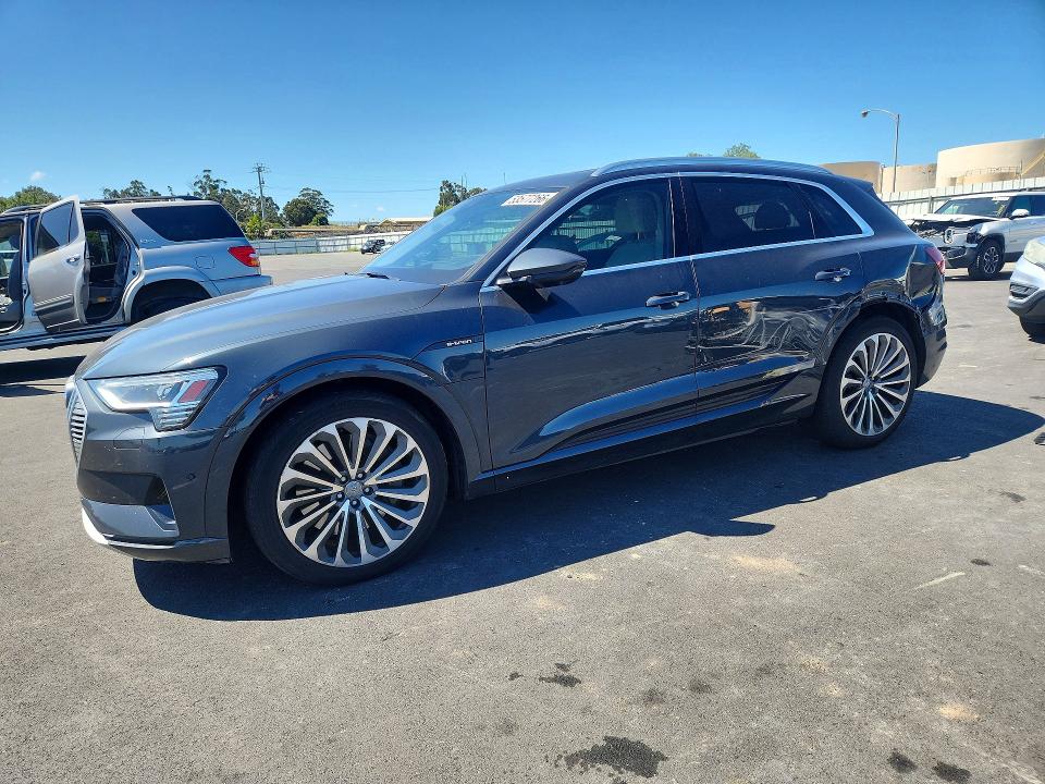 53577266 :رقم المزاد ، WA1VAAGE9KB011333 vin ، 2019 Audi E-tron مزاد بيع