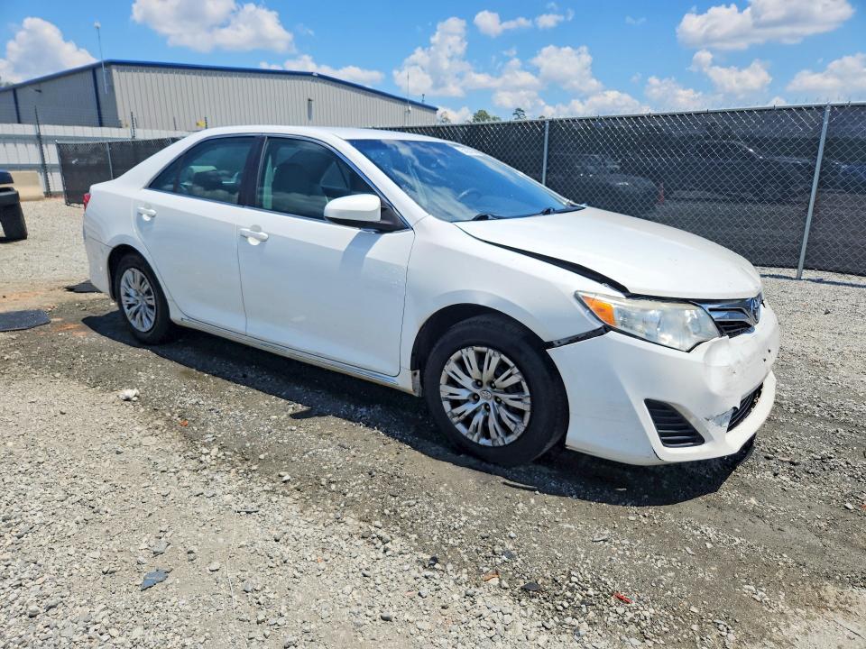 54224186 :رقم المزاد ، 4T1BF1FKXEU309038 vin ، 2014 Toyota Camry مزاد بيع