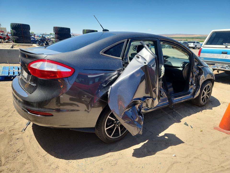 52575366 :رقم المزاد ، 3FADP4BJ7JM130355 vin ، 2018 Ford Fiesta مزاد بيع