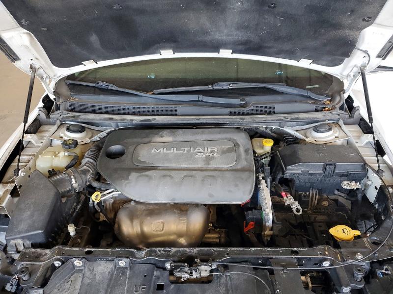 51868296 :رقم المزاد ، 1C3CCCAB9FN580175 vin ، 2015 Chrysler 200 مزاد بيع