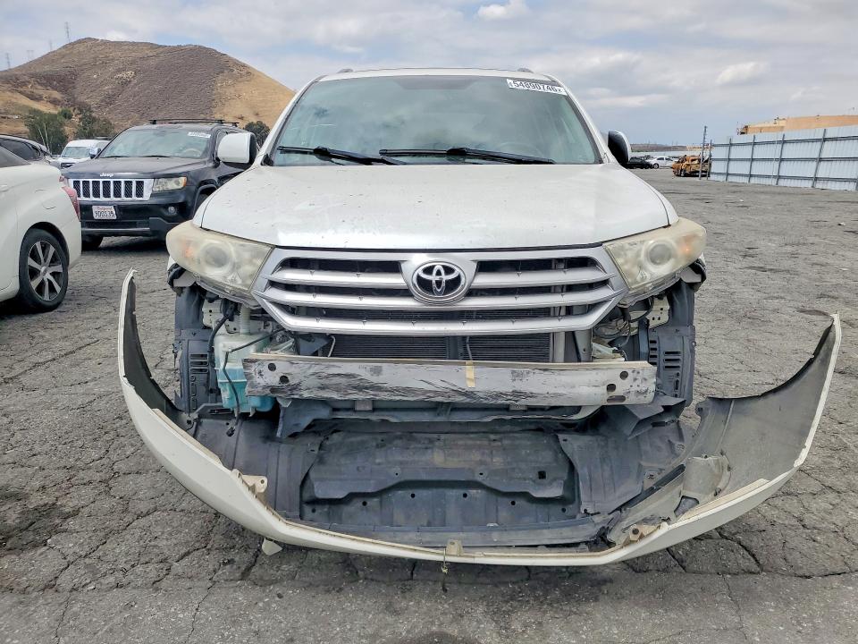 2011 Toyota Highlander მანქანა იყიდება აუქციონზე, vin: 5TDZK3EH8BS025780, აუქციონის ნომერი: 54890746