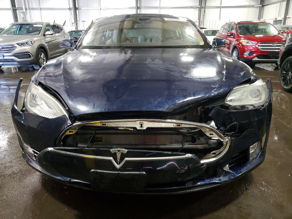 2013 Tesla Model S მანქანა იყიდება აუქციონზე, vin: 5YJSA1CN4DFP08570, აუქციონის ნომერი: 53410786