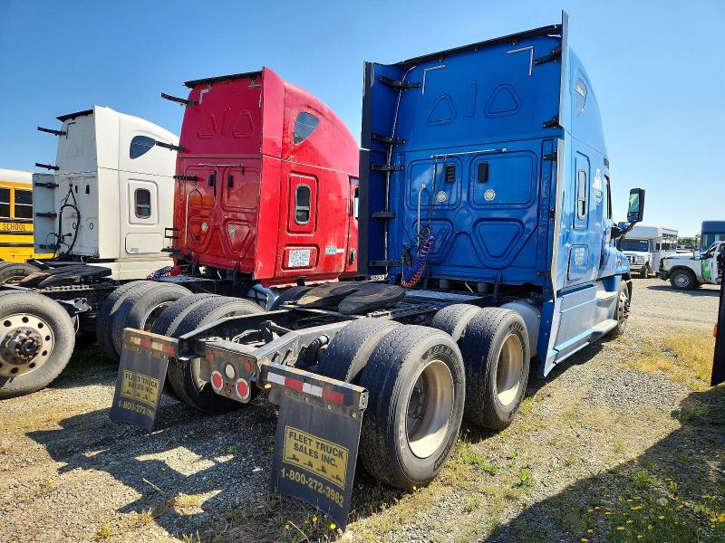52512926 :رقم المزاد ، 3AKJGLDR2HSHZ6853 vin ، 2017 Freightliner Cascadia 125 مزاد بيع
