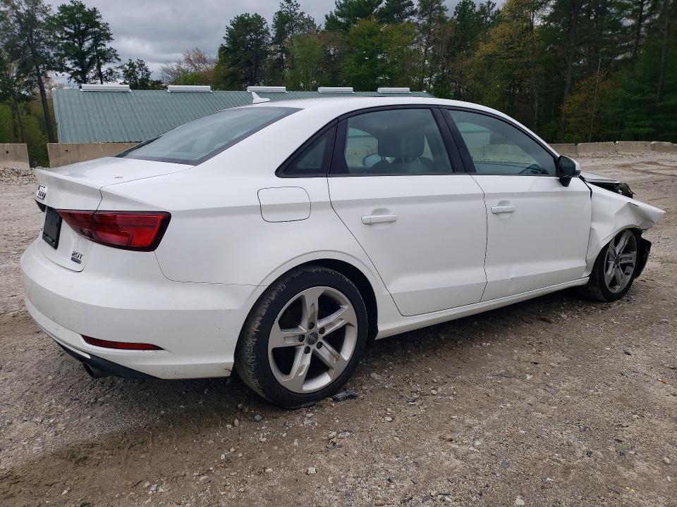 Продаж на аукціоні авто 2017 Audi A3, vin: WAUB8GFF1H1072642, номер лоту: 53702456