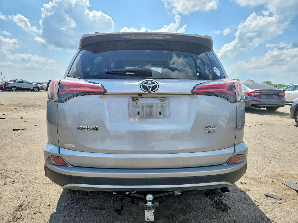 53845736 :رقم المزاد ، JTMRFREV8JJ253271 vin ، 2018 Toyota Rav4 مزاد بيع