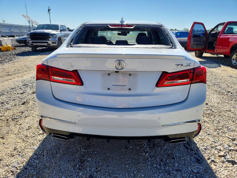 Продаж на аукціоні авто 2018 Acura Tlx, vin: 19UUB2F75JA010290, номер лоту: 51913256