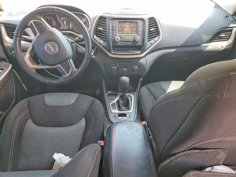 53809536 :رقم المزاد ، 1C4PJLCB9JD576786 vin ، 2018 Jeep Cherokee مزاد بيع
