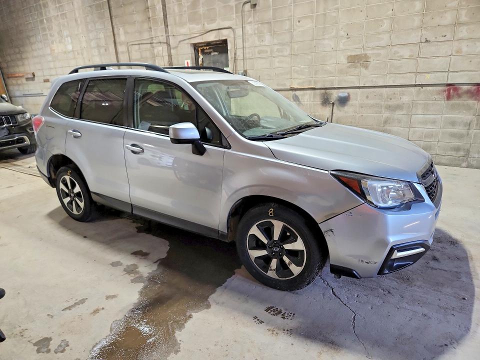 Продажа на аукционе авто 2017 Subaru Forester, vin: JF2SJAGC8HH576235, номер лота: 52648396