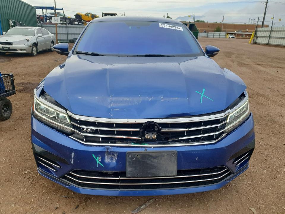 55194896 :رقم المزاد ، 1VWDT7A38HC073022 vin ، 2017 Volkswagen Passat مزاد بيع