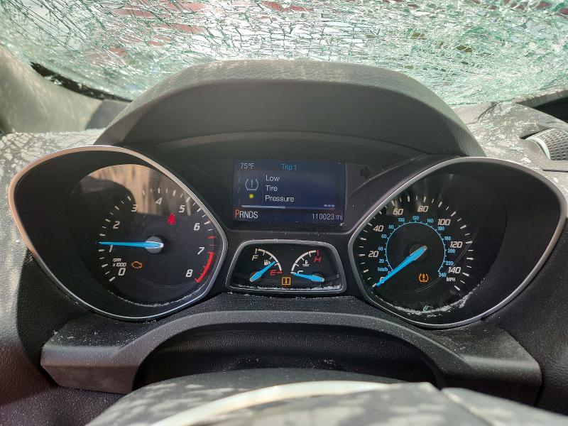2015 Ford Escape მანქანა იყიდება აუქციონზე, vin: 1FMCU0G79FUA38229, აუქციონის ნომერი: 54412376