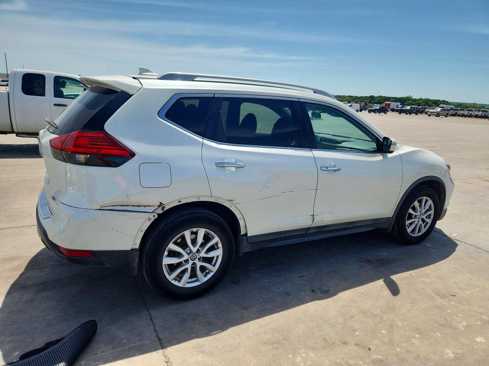 2017 Nissan Rogue მანქანა იყიდება აუქციონზე, vin: 5N1AT2MT4HC825427, აუქციონის ნომერი: 52376436