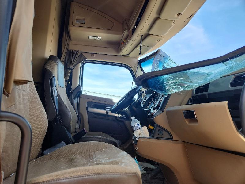 Продажа на аукционе авто 2020 Kw T680, vin: 1XKYDP9XXLJ425146, номер лота: 55293606