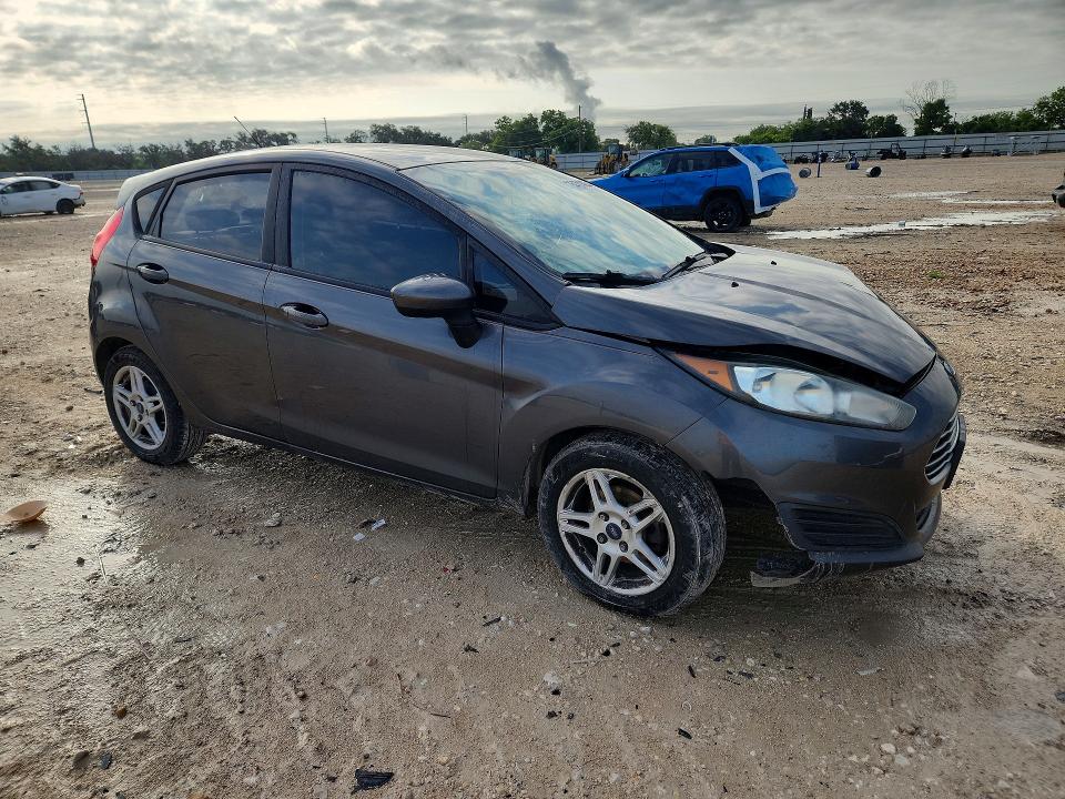 54701026 :رقم المزاد ، 3FADP4EJ4HM171662 vin ، 2017 Ford Fiesta مزاد بيع