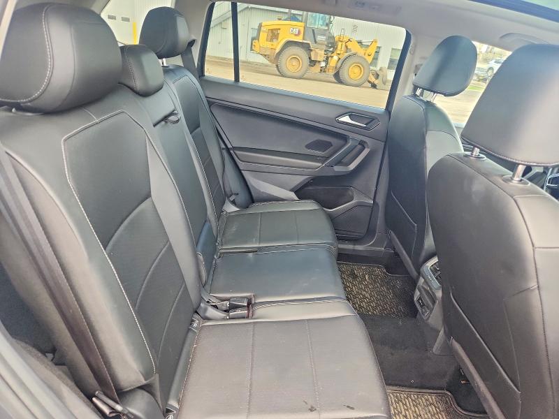 51776916 :رقم المزاد ، 3VV2B7AX8JM157282 vin ، 2018 Volkswagen Tiguan مزاد بيع