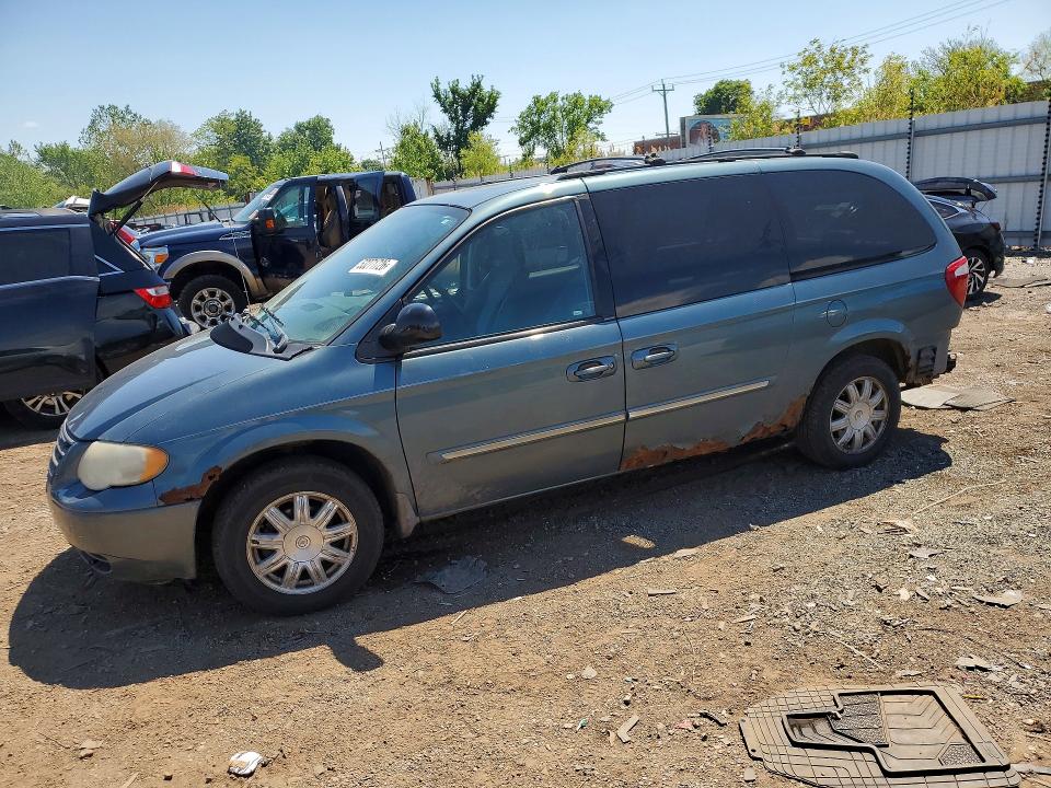 53271726 :رقم المزاد ، 2C4GP54L45R546390 vin ، 2005 Chrysler Town & Country مزاد بيع