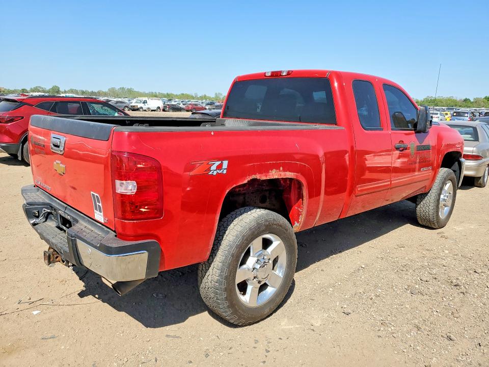 53557206 :رقم المزاد ، 1GC2KXCG9DZ370790 vin ، 2013 Chevrolet Silverado مزاد بيع