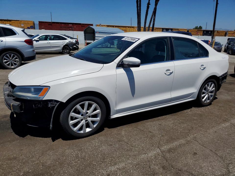 53122686 :رقم المزاد ، 3VWDP7AJ3DM409235 vin ، 2013 Volkswagen Jetta مزاد بيع