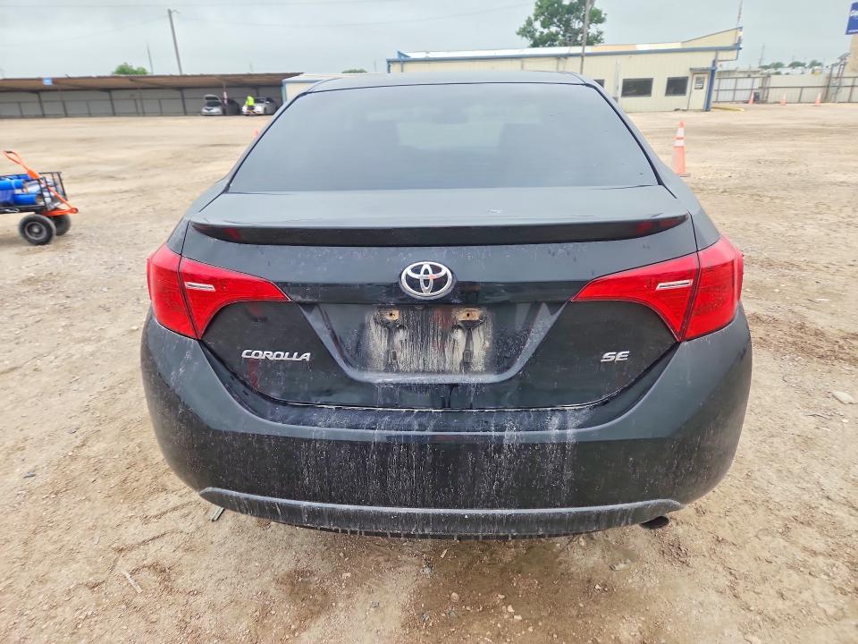 52730416 :رقم المزاد ، 5YFBURHEXJP809238 vin ، 2018 Toyota Corolla مزاد بيع