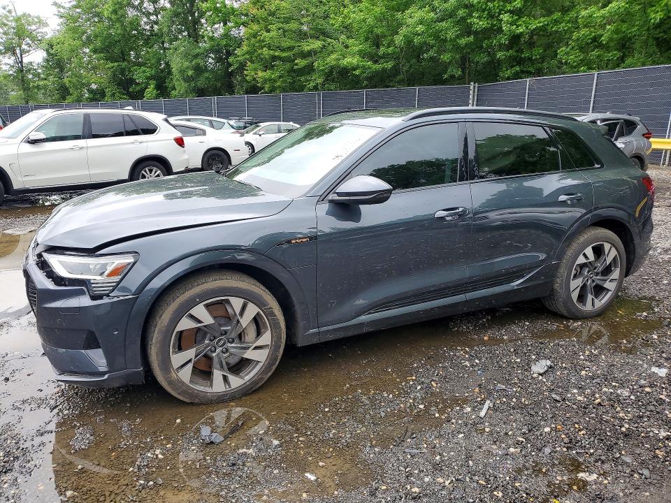 55091346 :رقم المزاد ، WA1AAAGE5MB010701 vin ، 2021 Audi E-tron مزاد بيع