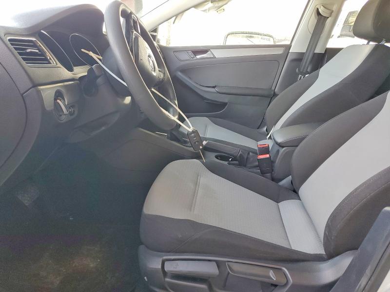 55222936 :رقم المزاد ، 3VW2B7AJ1HM282044 vin ، 2017 Volkswagen Jetta مزاد بيع