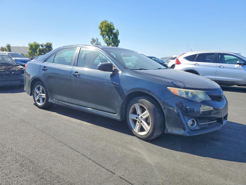 54232896 :رقم المزاد ، 4T1BF1FK5EU848389 vin ، 2014 Toyota Camry مزاد بيع