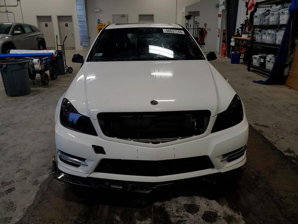 Продажа на аукционе авто 2013 Mercedes-benz C, vin: WDDGF4HB2DA803490, номер лота: 48837746