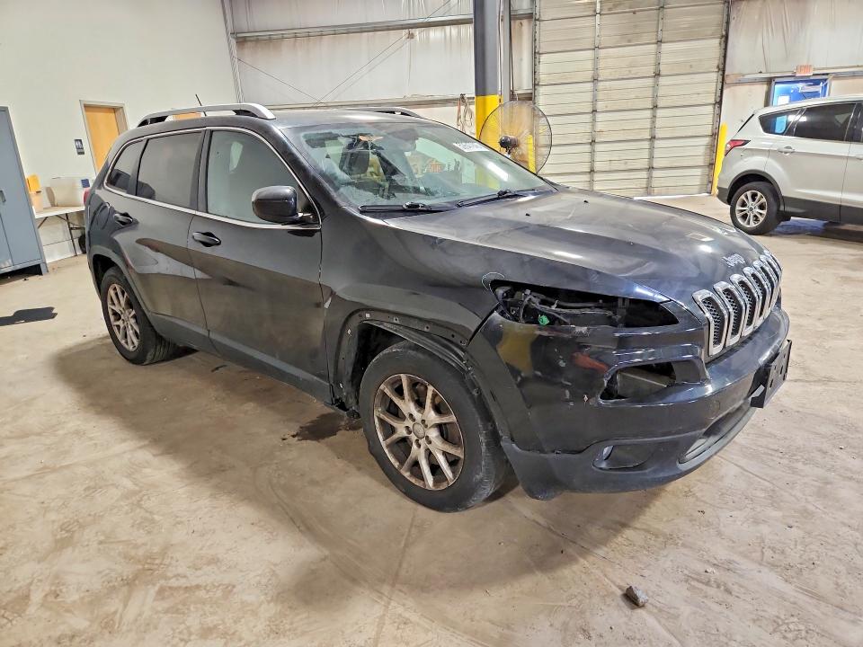 52647946 :رقم المزاد ، 1C4PJLCB9FW507995 vin ، 2015 Jeep Cherokee مزاد بيع