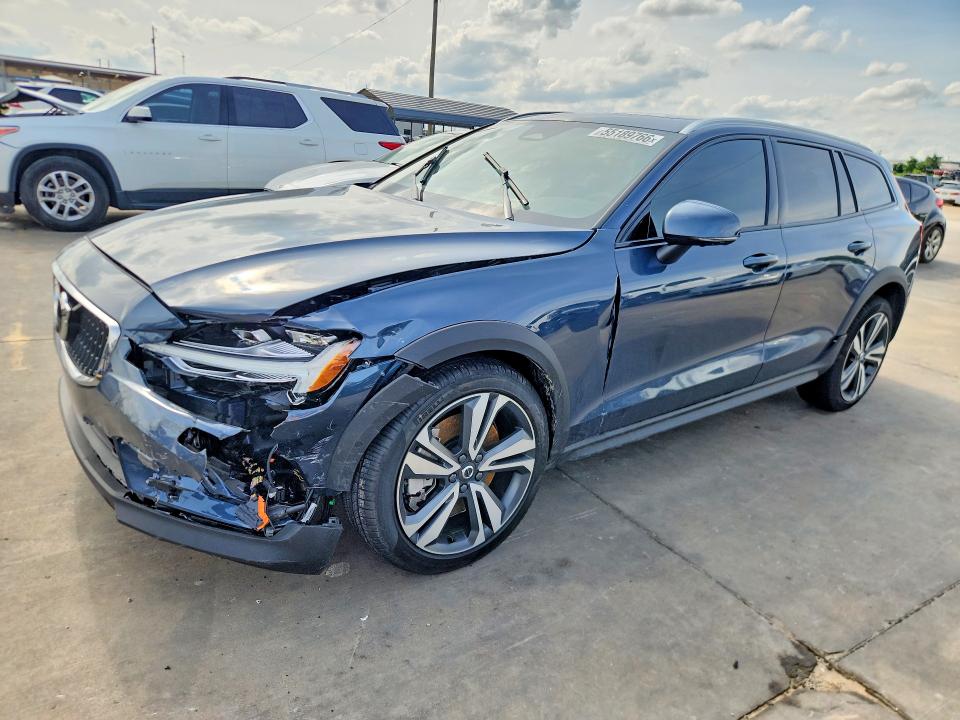 2026 Volvo V60 Cross Country მანქანა იყიდება აუქციონზე, vin: YV4L12WK9T2174007, აუქციონის ნომერი: 55189766