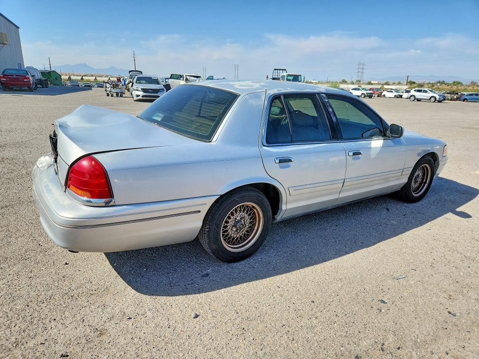 53280046 :رقم المزاد ، 2FAFP74W0YX214325 vin ، 2000 Ford Crown Victoria مزاد بيع