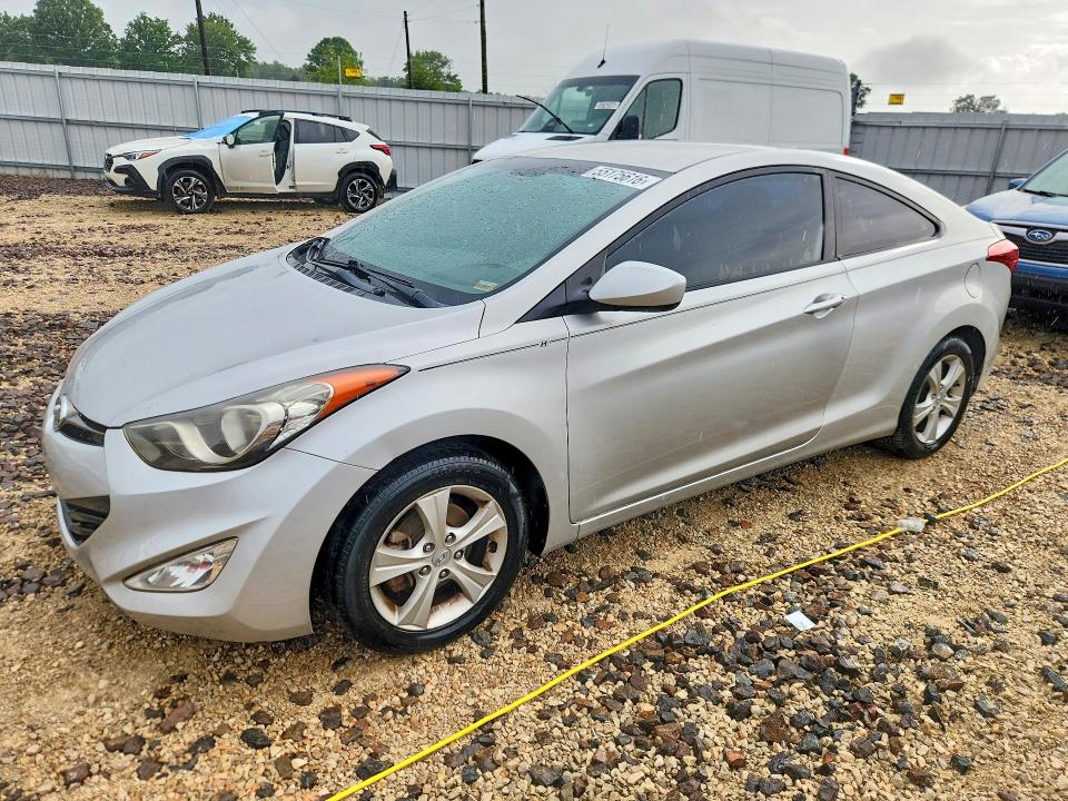 2013 Hyundai Elantra Coupe მანქანა იყიდება აუქციონზე, vin: KMHDH6AE3DU002780, აუქციონის ნომერი: 55175616
