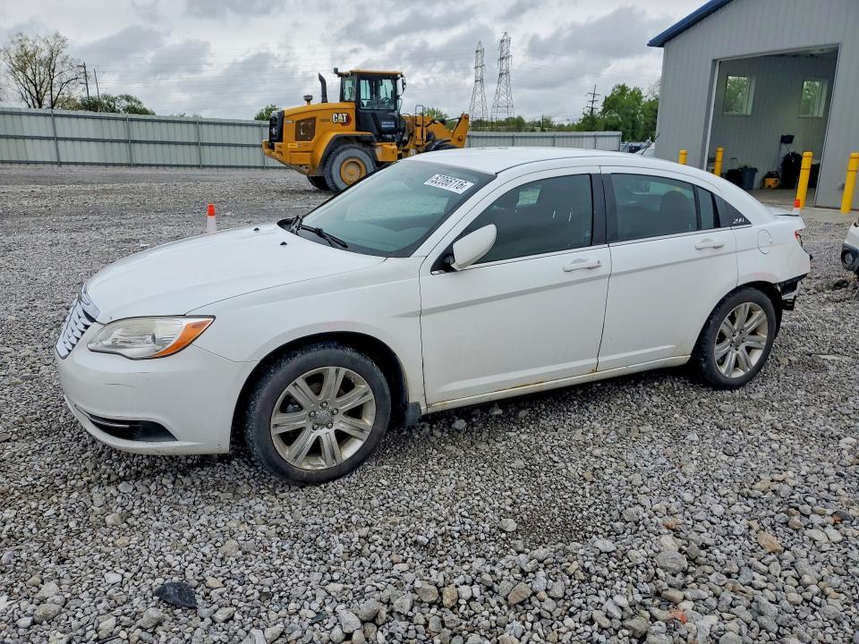 52066116 :رقم المزاد ، 1C3BC1FB5BN612428 vin ، 2011 Chrysler 200 مزاد بيع