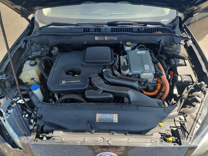 52074156 :رقم المزاد ، 3FA6P0LU3KR114975 vin ، 2019 Ford Fusion مزاد بيع