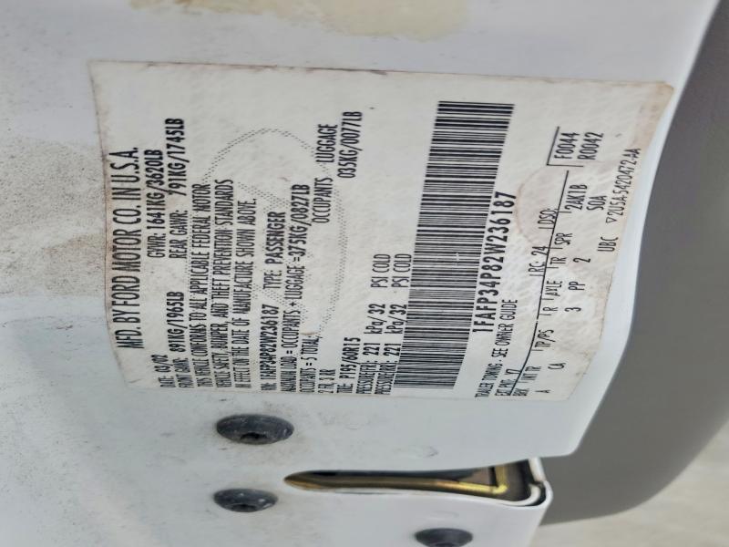 53240856 :رقم المزاد ، 1FAFP34P82W236187 vin ، 2002 Ford Focus مزاد بيع
