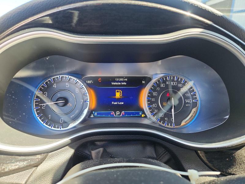 54245576 :رقم المزاد ، 1C3CCCCB5FN525106 vin ، 2015 Chrysler 200 مزاد بيع