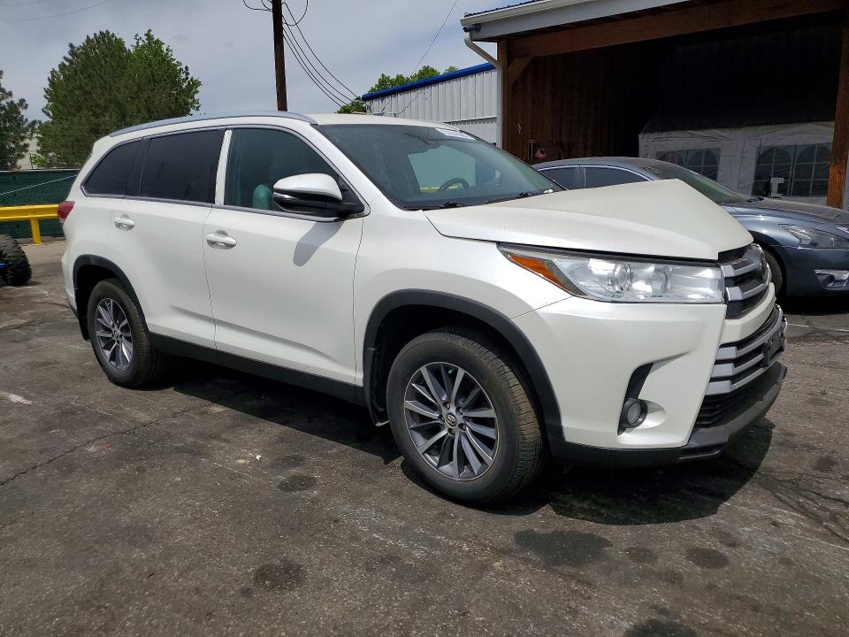 51651866 :رقم المزاد ، 5TDJZRFH8KS584899 vin ، 2019 Toyota Highlander مزاد بيع