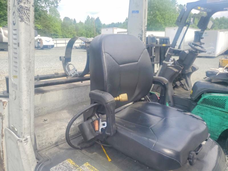 52060746 :رقم المزاد ، CP1F29W7979 vin ، 2015 Nissan Forklift مزاد بيع